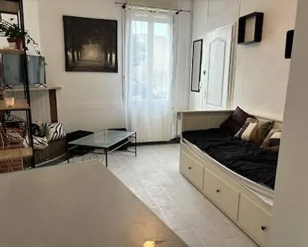 Apartment Calme Avec Un Lit *