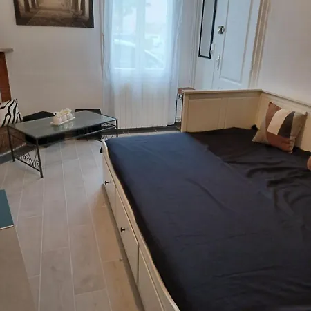 Calme Avec Un Lit Appartamento